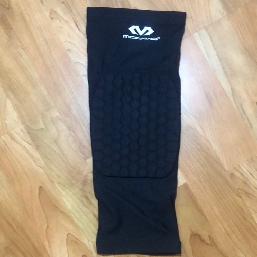 McDavid Hex padded knee sleeve